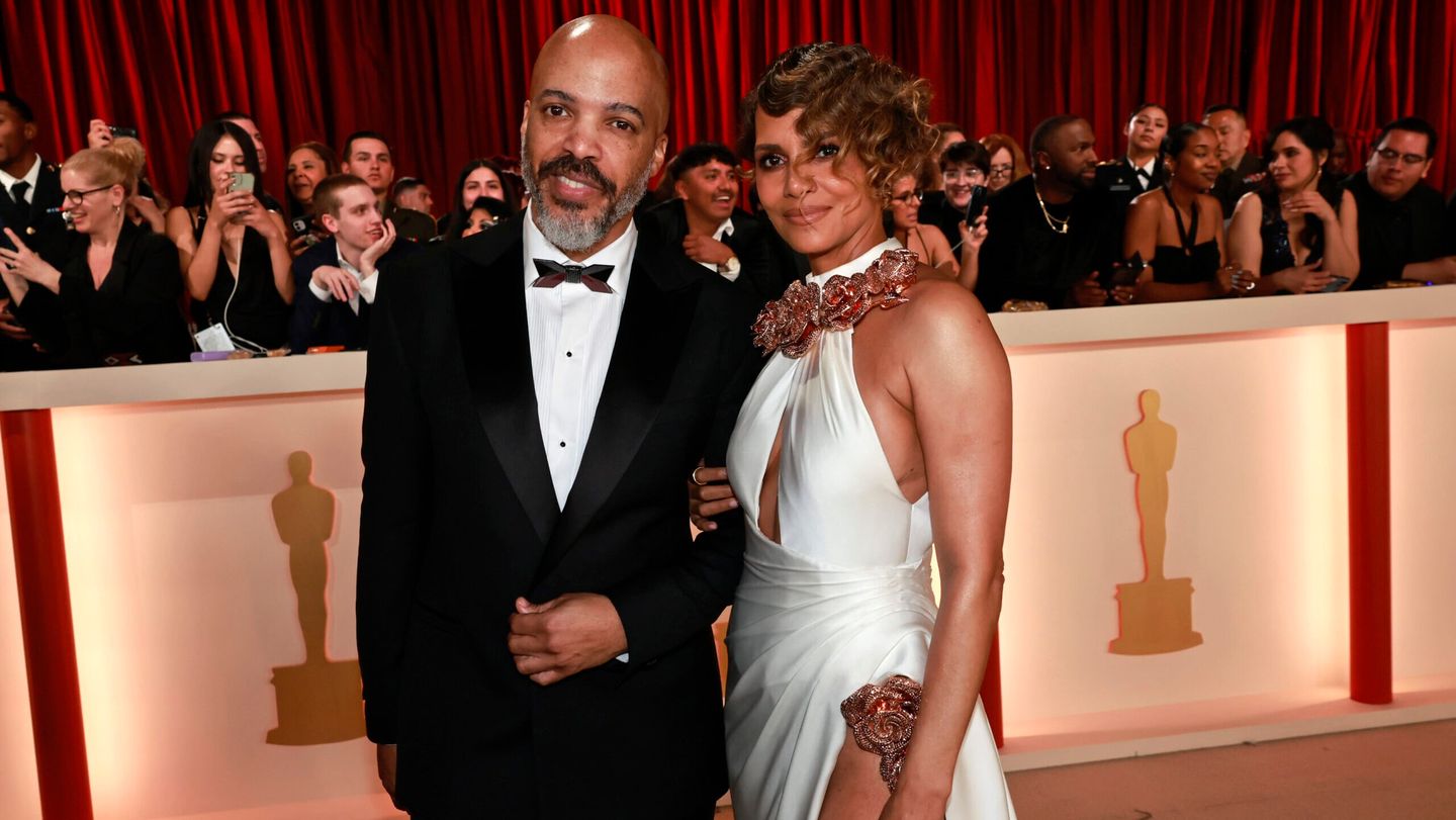 95th Annual Academy Awards – Red Carpet Van Hunt, Halle Berry, Black Hollywood, Black celebrity couples, theGrio.com
